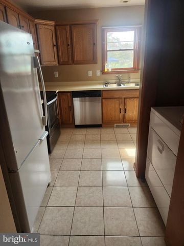 229 CENTRAL AVE, Hatboro, PA 19040
