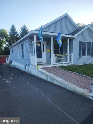 229 CENTRAL AVE, Hatboro, PA 19040