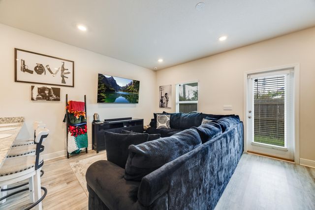 1004 Mclaren Circle, Fort Walton Beach, FL 32547