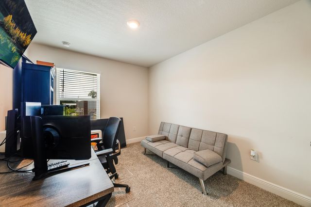 1004 Mclaren Circle, Fort Walton Beach, FL 32547