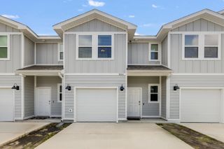 1004 Mclaren Circle, Fort Walton Beach, FL 32547