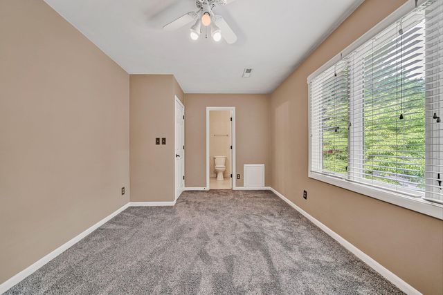 3445 Londonderry CT, Roanoke, VA 24018