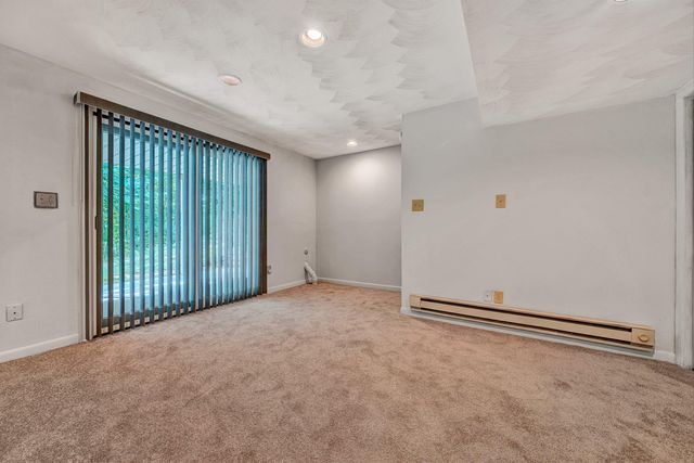 3445 Londonderry CT, Roanoke, VA 24018