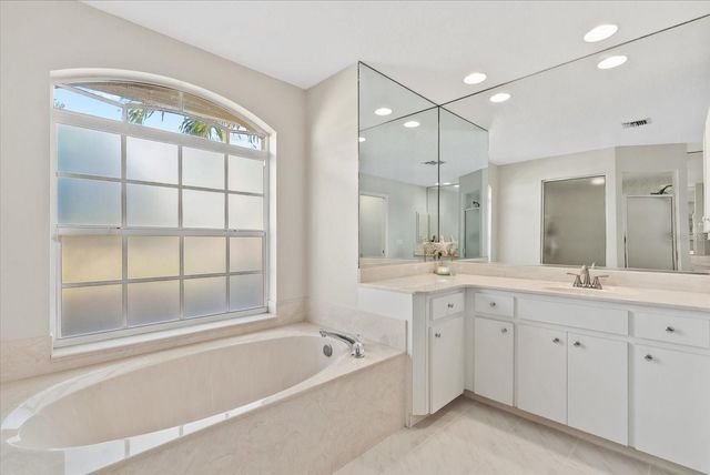 331 MEADOW BEAUTY COURT, Venice, FL 34293