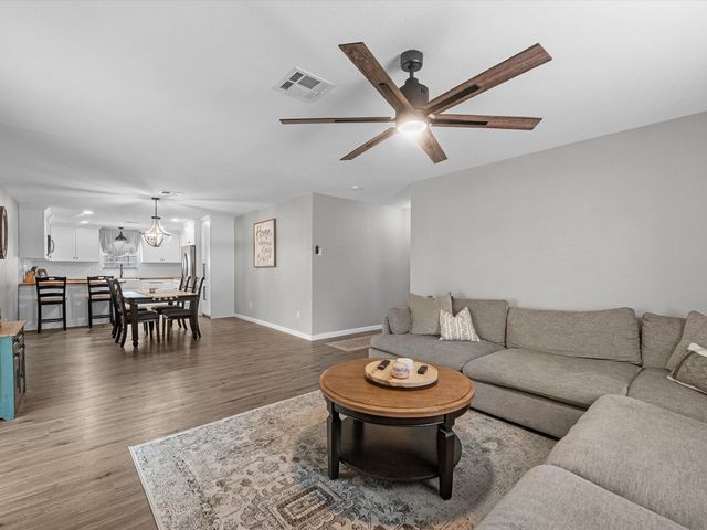 904 Kimmons Drive, Alvin, TX 77511