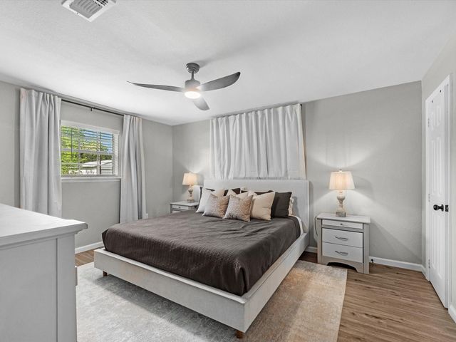 904 Kimmons Drive, Alvin, TX 77511