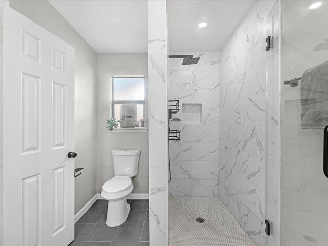 904 Kimmons Drive, Alvin, TX 77511