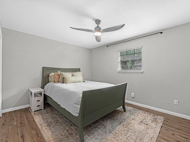 904 Kimmons Drive, Alvin, TX 77511