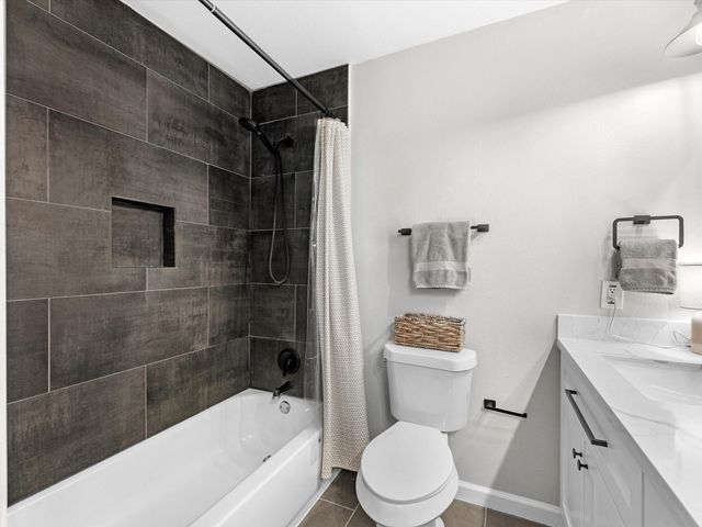 904 Kimmons Drive, Alvin, TX 77511