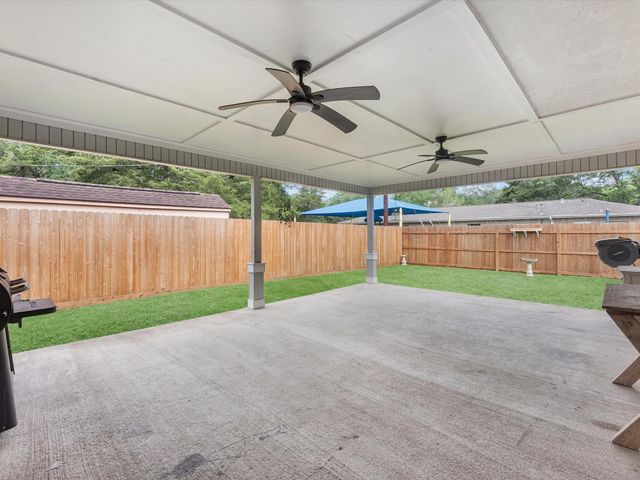 904 Kimmons Drive, Alvin, TX 77511