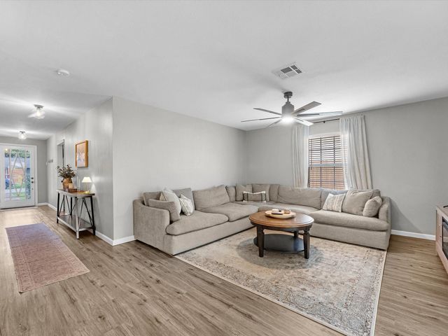 904 Kimmons Drive, Alvin, TX 77511