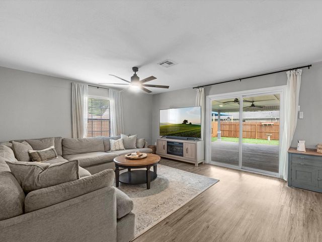 904 Kimmons Drive, Alvin, TX 77511