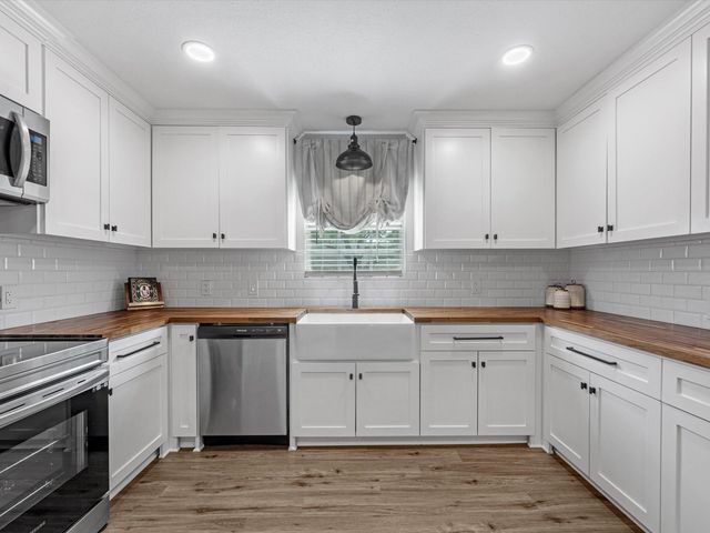 904 Kimmons Drive, Alvin, TX 77511