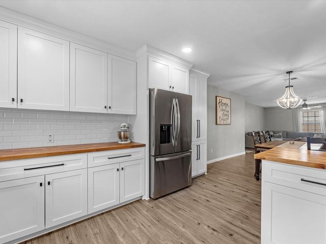 904 Kimmons Drive, Alvin, TX 77511