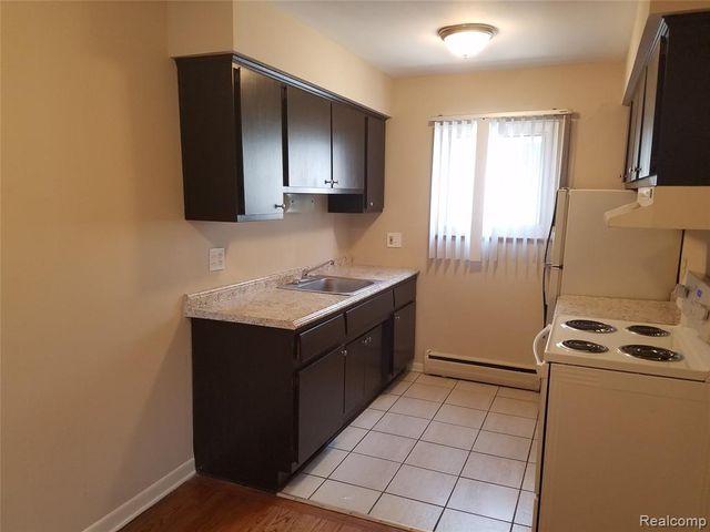 1471 W Nine Mile Road 10, Ferndale, MI 48220