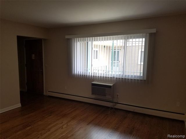 1471 W Nine Mile Road 10, Ferndale, MI 48220