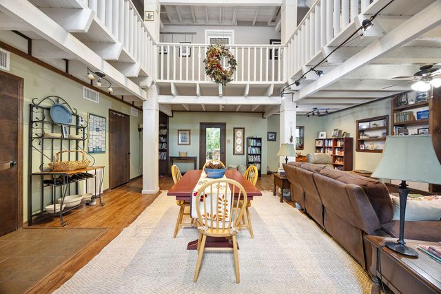 8214 Robin Lane, Rogers, AR 72756