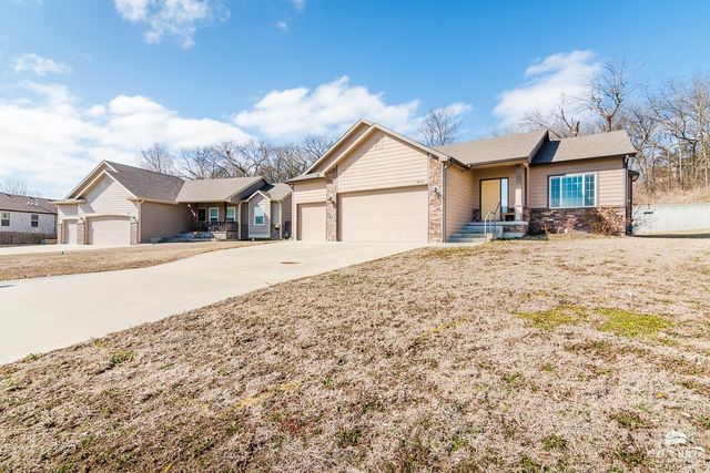 4713 Plumthicket Drive, Manhattan, KS 66503
