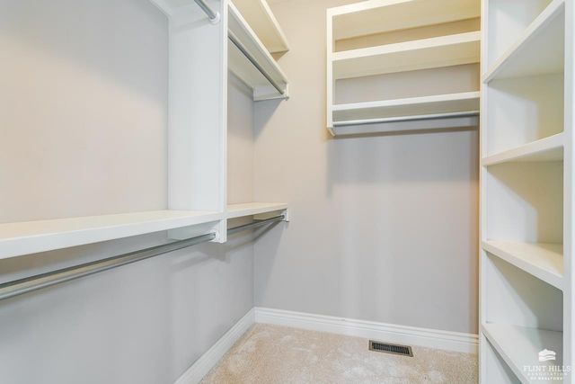 4713 Plumthicket Drive, Manhattan, KS 66503