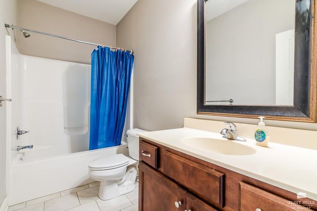 4713 Plumthicket Drive, Manhattan, KS 66503