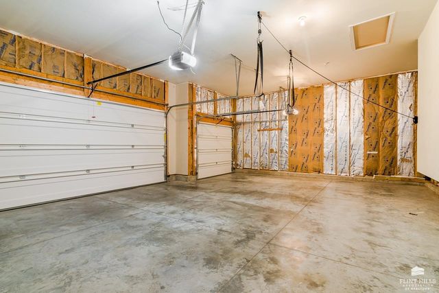 4713 Plumthicket Drive, Manhattan, KS 66503