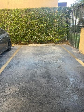 1900 W 54th St 119, Hialeah, FL 33012