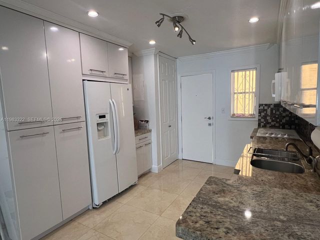 1900 W 54th St 119, Hialeah, FL 33012