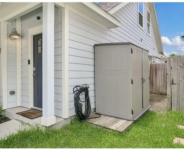 16708 Stonefield, Montgomery, TX 77316