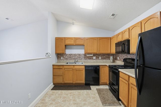 3513 Valley Stream Way, Knoxville, TN 37917