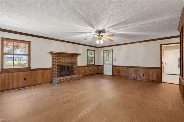 436 Fairfield DR, Chesapeake, VA 23322