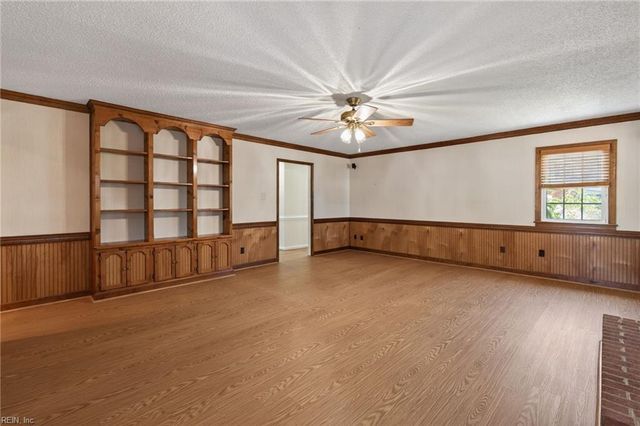 436 Fairfield DR, Chesapeake, VA 23322