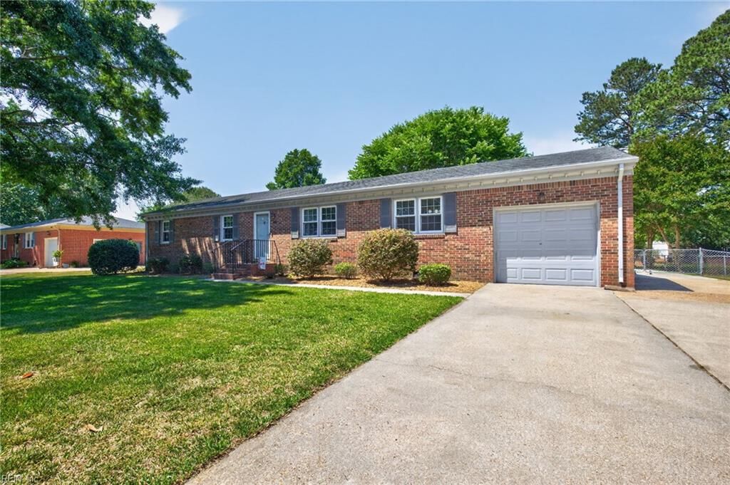 436 Fairfield DR, Chesapeake, VA 23322