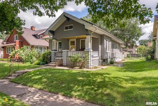 2221 WESTERN Avenue, Davenport, IA 52803