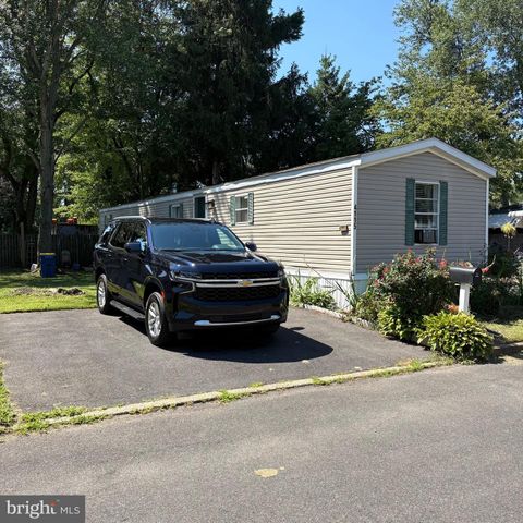 4115 DAVIS DR, Morrisville, PA 19067