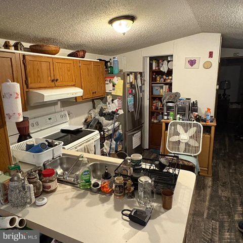 4115 DAVIS DR, Morrisville, PA 19067