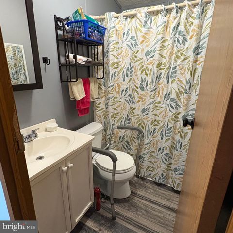 4115 DAVIS DR, Morrisville, PA 19067
