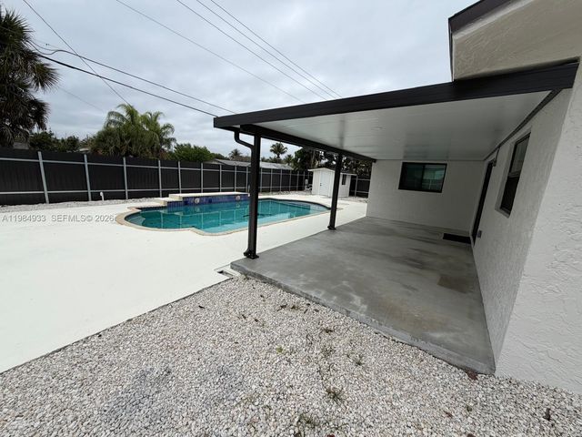 21052 SW 97th Pl, Cutler Bay, FL 33189