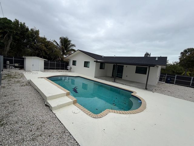 21052 SW 97th Pl, Cutler Bay, FL 33189