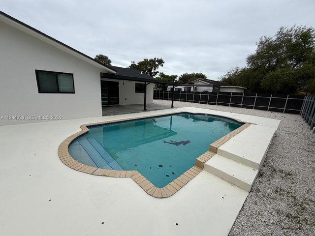 21052 SW 97th Pl, Cutler Bay, FL 33189