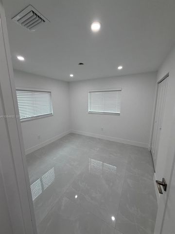 21052 SW 97th Pl, Cutler Bay, FL 33189