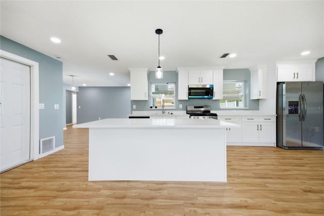 5920 DENVER STREET NE, St Petersburg, FL 33703