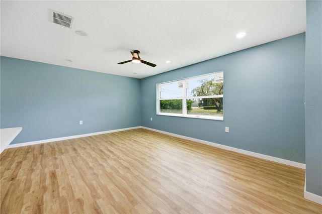 5920 DENVER STREET NE, St Petersburg, FL 33703