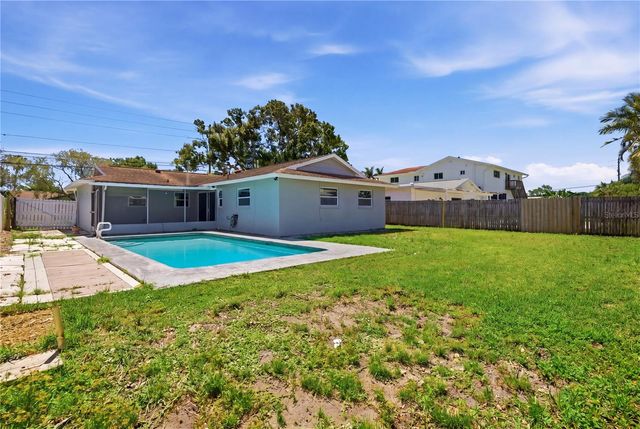 5920 DENVER STREET NE, St Petersburg, FL 33703