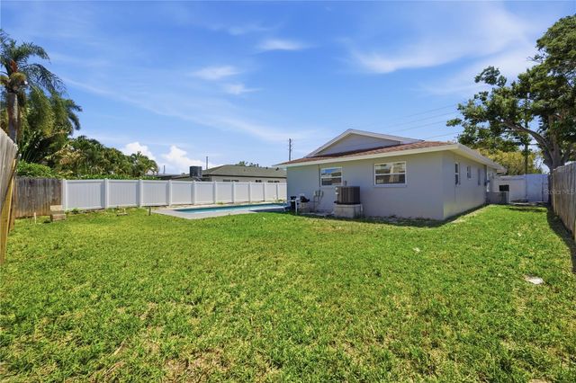 5920 DENVER STREET NE, St Petersburg, FL 33703