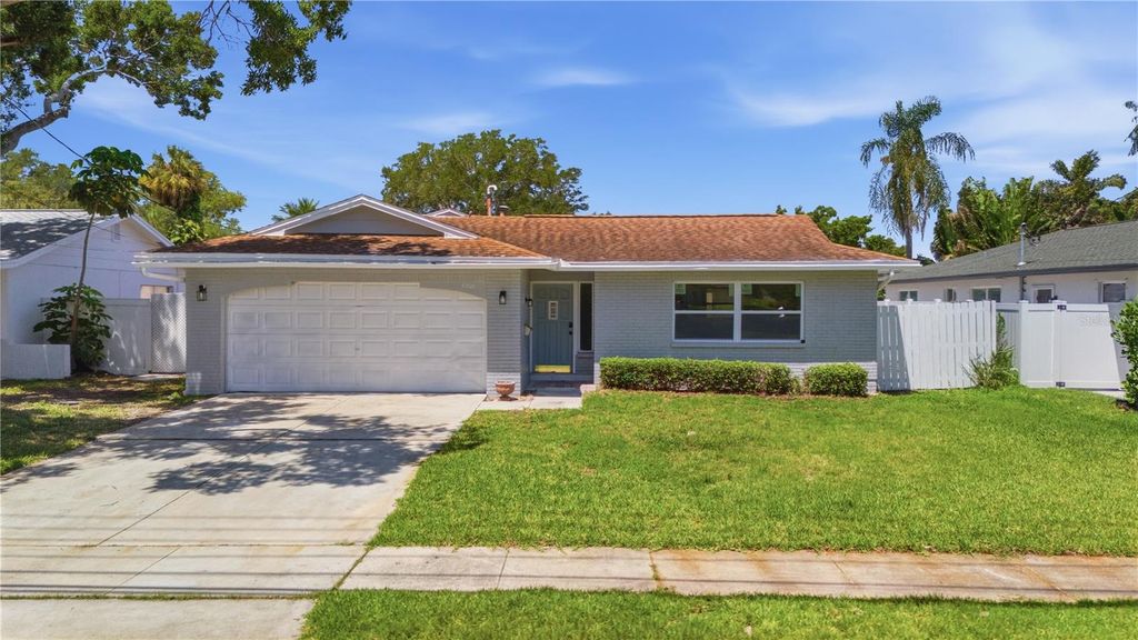 5920 DENVER STREET NE, St Petersburg, FL 33703