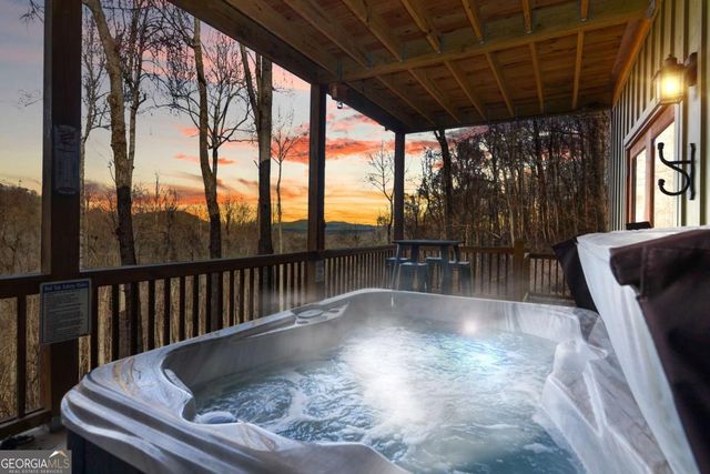 401 Dancing Leaves Trail, Blue Ridge, GA 30513