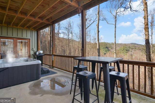 401 Dancing Leaves Trail, Blue Ridge, GA 30513
