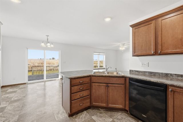 2925 Bryant Boulevard SW, Cedar Rapids, IA 52404