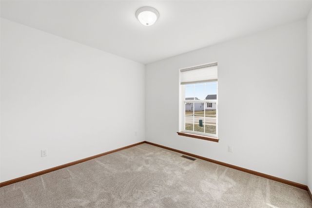 2925 Bryant Boulevard SW, Cedar Rapids, IA 52404