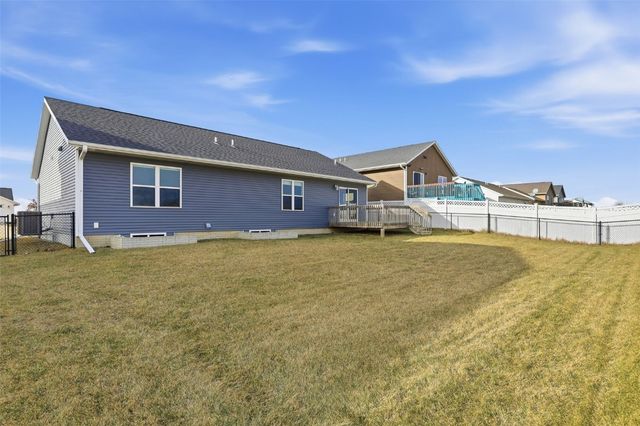 2925 Bryant Boulevard SW, Cedar Rapids, IA 52404